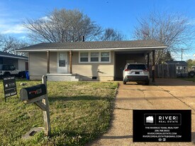 520 W Collier Ave in Florence, AL - Building Photo