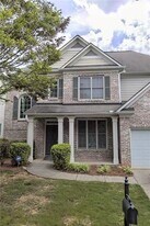388 Cherry Tree Ln NE in Marietta, GA - Building Photo