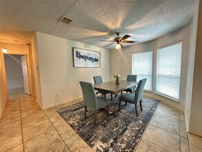 3306 Kempwood Dr in Sugar Land, TX - Building Photo - Building Photo