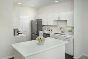 Camden Lansdowne in Leesburg, VA - Building Photo