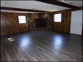 5813 La Mirado Dr in North Little Rock, AR - Building Photo - Building Photo