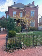 1114 Bidwell St, Unit 4 in Pittsburgh, PA - Building Photo - Building Photo