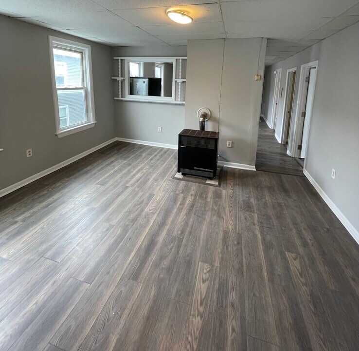 81 Merrifield St, Unit 1 in Worcester, MA - Foto de edificio