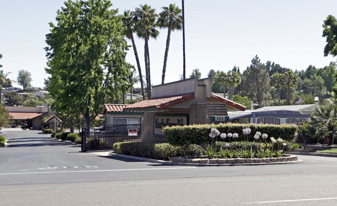 Rancho Escondido Mobile Home Park in Escondido, CA - Foto de edificio