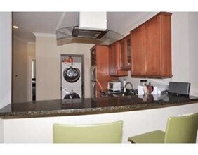 612 Columbus Ave in Boston, MA - Building Photo - Building Photo