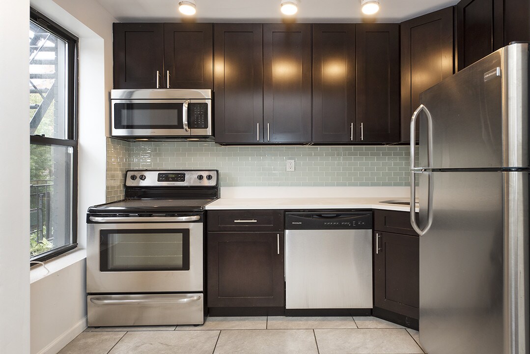 461 Dekalb Ave-Unit -2 in Brooklyn, NY - Building Photo