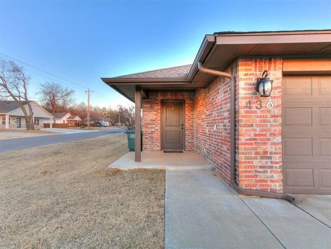 436 Chalk Hill Ct in Edmond, OK - Building Photo - Building Photo