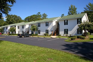Amelia Apartments in Valdosta, GA - Building Photo
