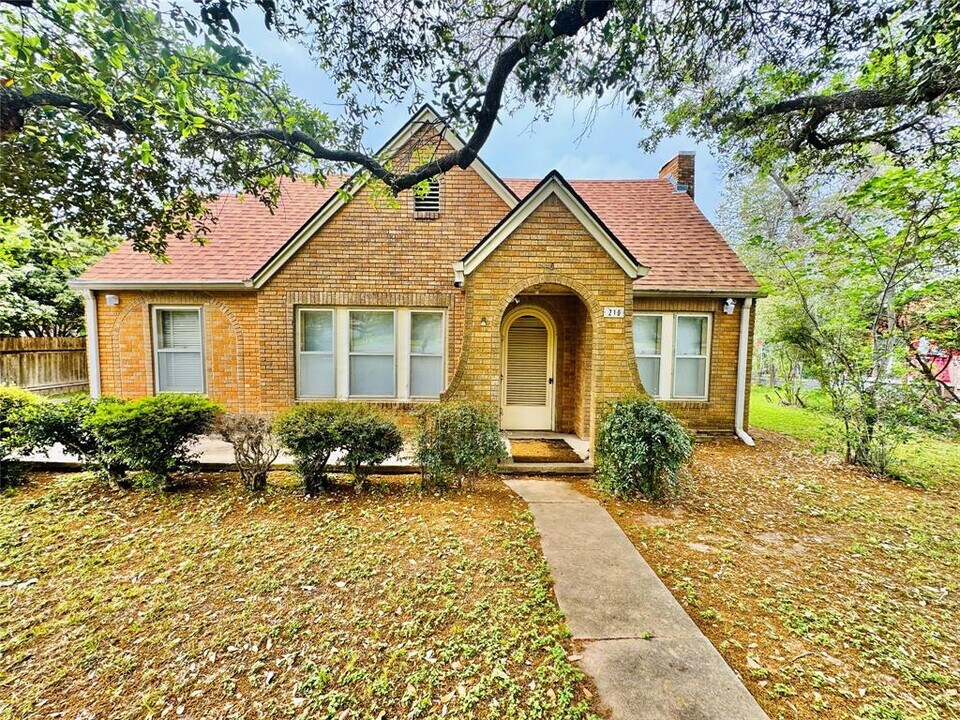 210 Taylor Rd in Elgin, TX - Building Photo