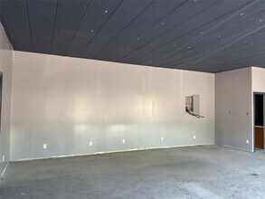 401 W James Ave in Baytown, TX - Building Photo - Building Photo