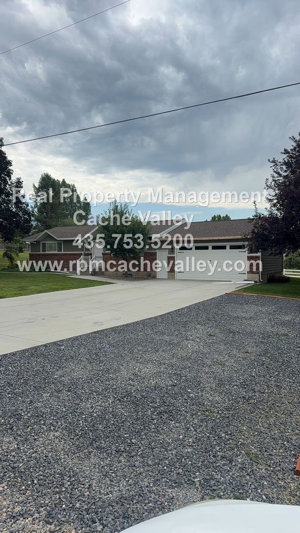property at 220 E 300 N