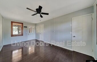 350 S 38th St in Lincoln, NE - Building Photo - Building Photo