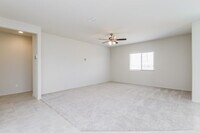 10903 W Mobile Ln in Tolleson, AZ - Foto de edificio - Building Photo