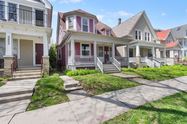 property at 3205-3207 N Bartlett Ave