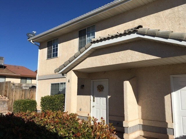 1502 W 1040 N in Saint George, UT - Building Photo