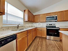 174 Dakota Ave in Groveland, FL - Building Photo - Building Photo