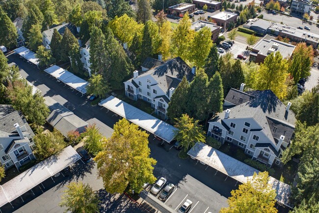 Hampton Park Apartments in Tigard, OR - Foto de edificio - Building Photo