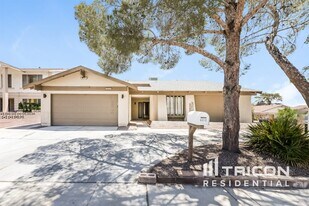 5262 Willowhaven Ave in Las Vegas, NV - Building Photo