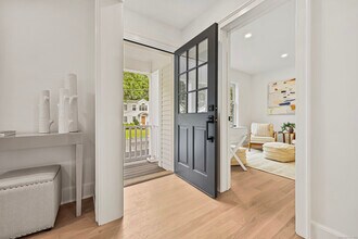20 Center Dr in Greenwich, CT - Building Photo - Building Photo
