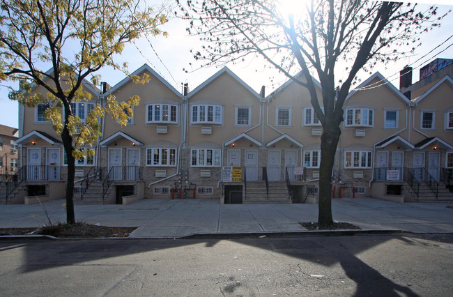 556 Amboy St in Brooklyn, NY - Foto de edificio - Building Photo