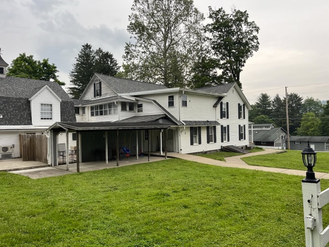 61 Main St in Afton, NY - Building Photo - Building Photo