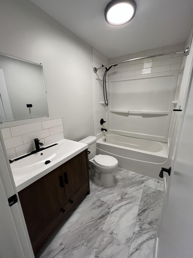 1029 Burrows Ave in Winnipeg, MB - Building Photo - Building Photo