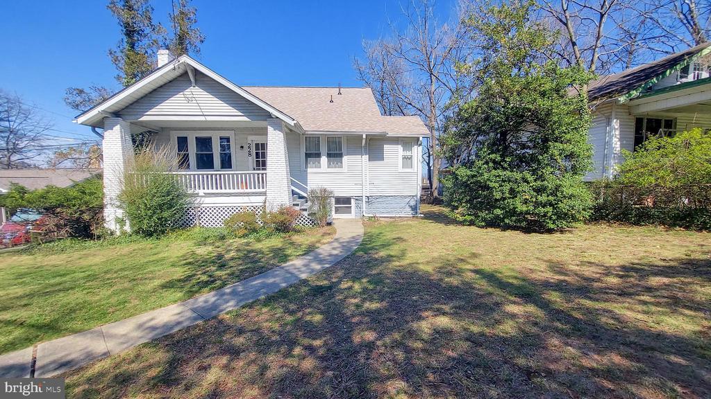 228 Manor Cir in Takoma Park, MD - Building Photo