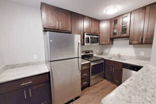 569 Smalley Ave in Hayward, CA - Building Photo