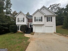 4384 Lockness Ln in Snellville, GA - Building Photo