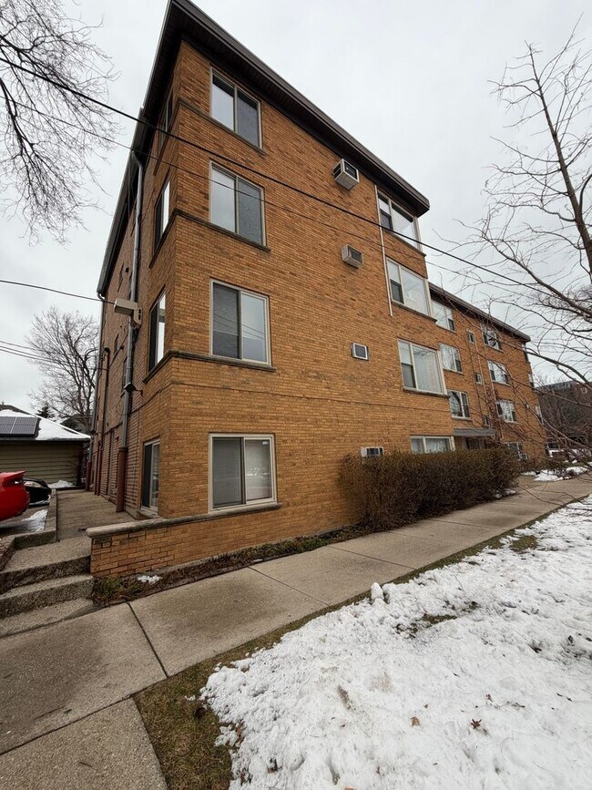 7400 N Sheridan Rd in Chicago, IL - Building Photo - Building Photo