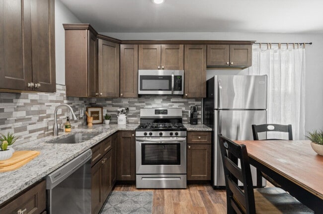 346 Admiral St in Providence, RI - Building Photo - Building Photo