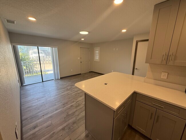85 S Atlantic Ave, Unit 101 in Cocoa Beach, FL - Building Photo - Building Photo