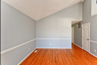 13103 11th St-Unit -top floor in Bowie, MD - Building Photo - Building Photo