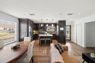 1501 Broadmoor Dr in Austin, TX - Building Photo - Building Photo