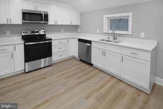 1403 Pennsylvania Ave in Emmaus, PA - Building Photo - Building Photo