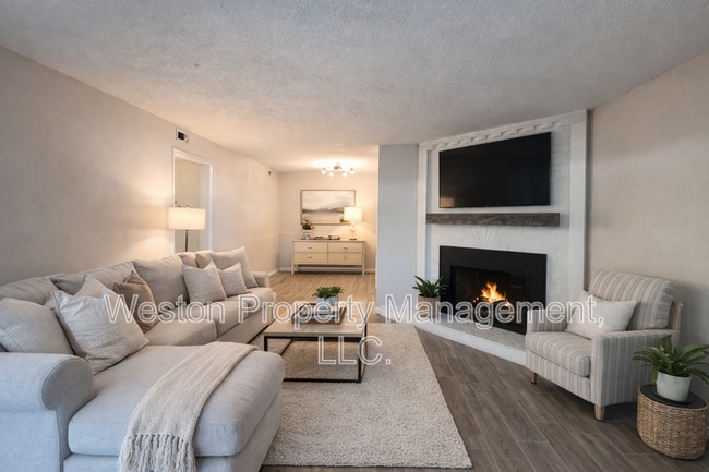 6032 Northwest Expy in Warr Acres, OK - Building Photo - Building Photo