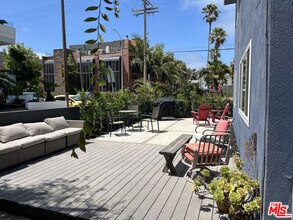 101 Catamaran St in Marina Del Rey, CA - Building Photo - Building Photo