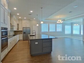 1858 Montgomery Bell Rd in Zephyrhills, FL - Building Photo - Building Photo