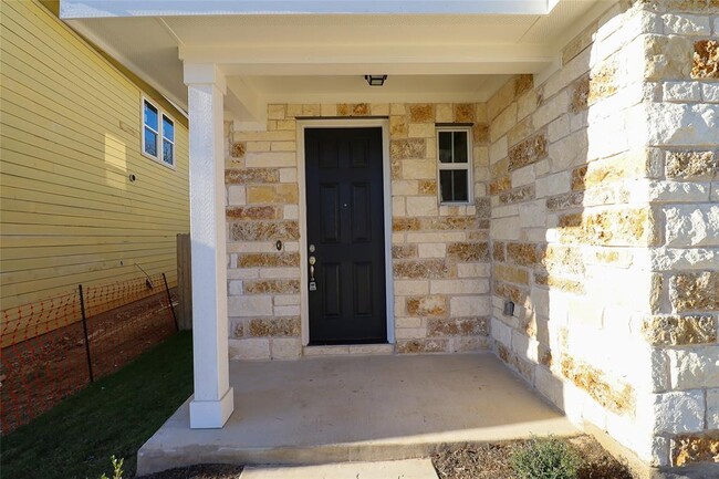 124 Free Stone Dr in Andice, TX - Building Photo - Building Photo