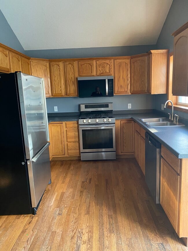 109 Vicki Ct in Manteno, IL - Building Photo - Building Photo