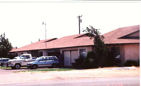 12525 Kiowa Rd in Apple Valley, CA - Building Photo - Building Photo