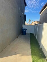 437 Rian Noelle Ct in Bakersfield, CA - Building Photo - Building Photo