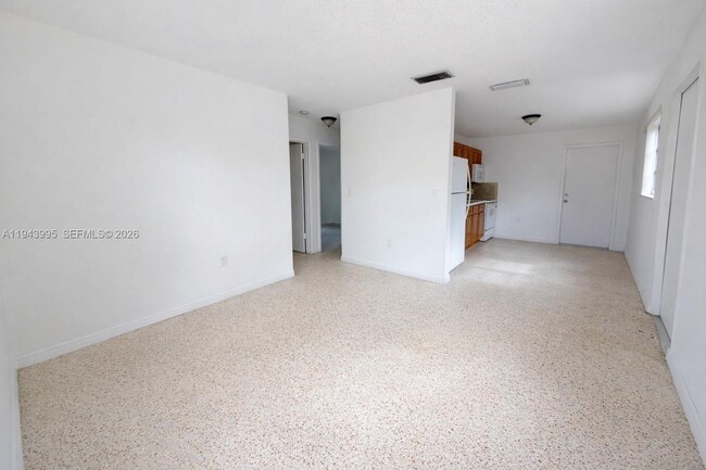 11331 SW 7th Terrace in Miami, FL - Building Photo - Building Photo