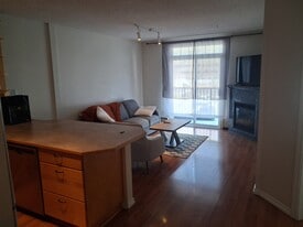 112-214 14 Ave SE in Calgary, AB - Building Photo