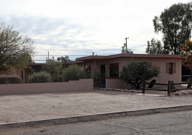 2640-2706 E Linden St in Tucson, AZ - Foto de edificio - Building Photo