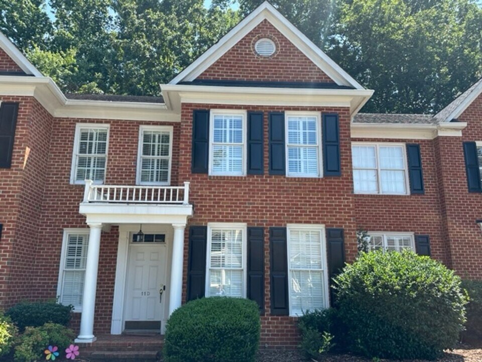 11 Park Village Ln in Greensboro, NC - Building Photo