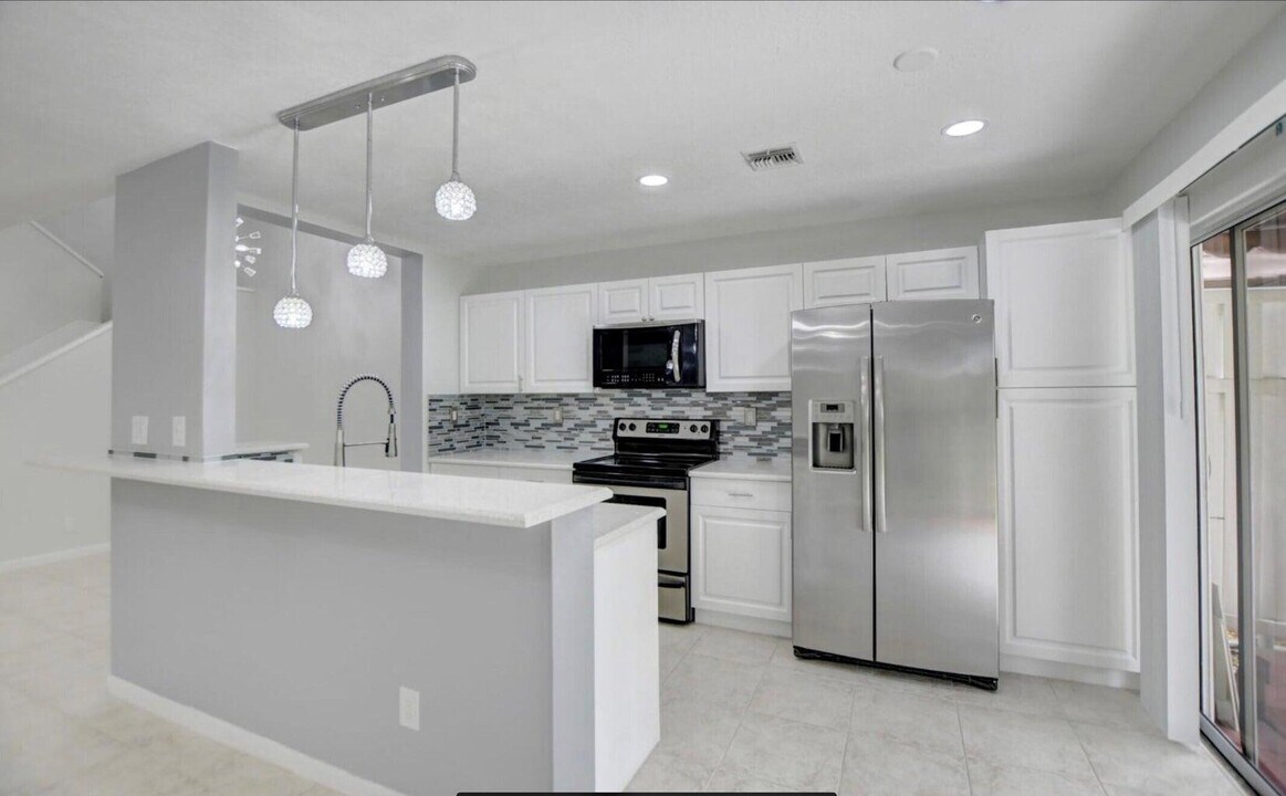 5286 Sapphire Valley in Boca Raton, FL - Building Photo