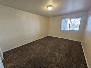 4642 S 1900 W in Roy, UT - Building Photo - Building Photo