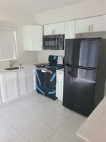 820 SW 29th St, Unit C Apartamentos