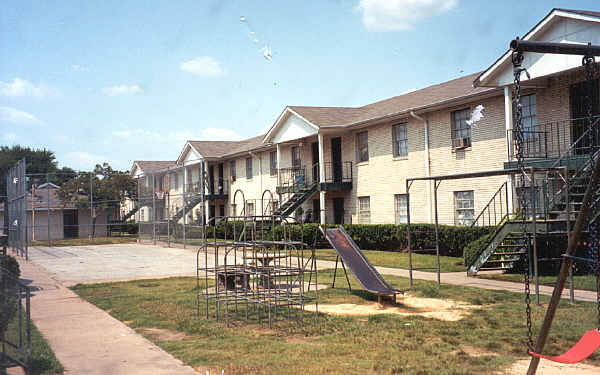 Celtic Apartments in Houston, TX - Foto de edificio - Building Photo